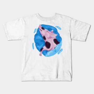 Sleeping pig on a big blue pillow Kids T-Shirt